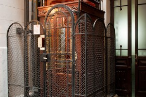 ascensor-antiguo